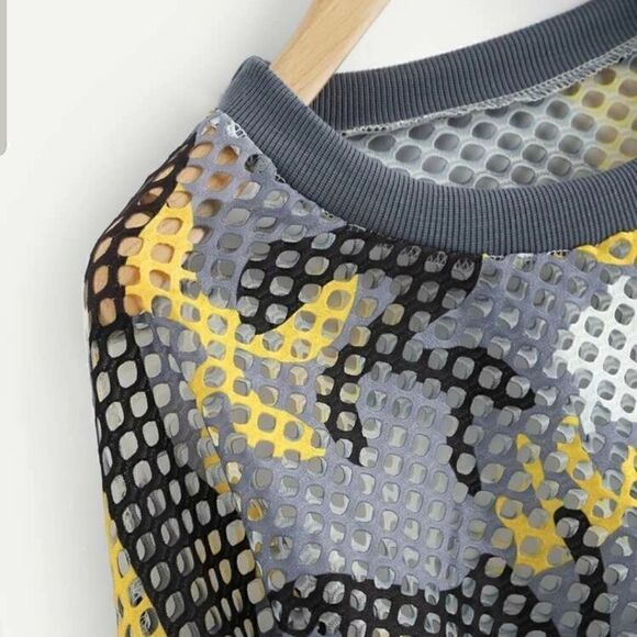 Fashion nova Camo print cut up sweatshirt - Picture 3 of 8